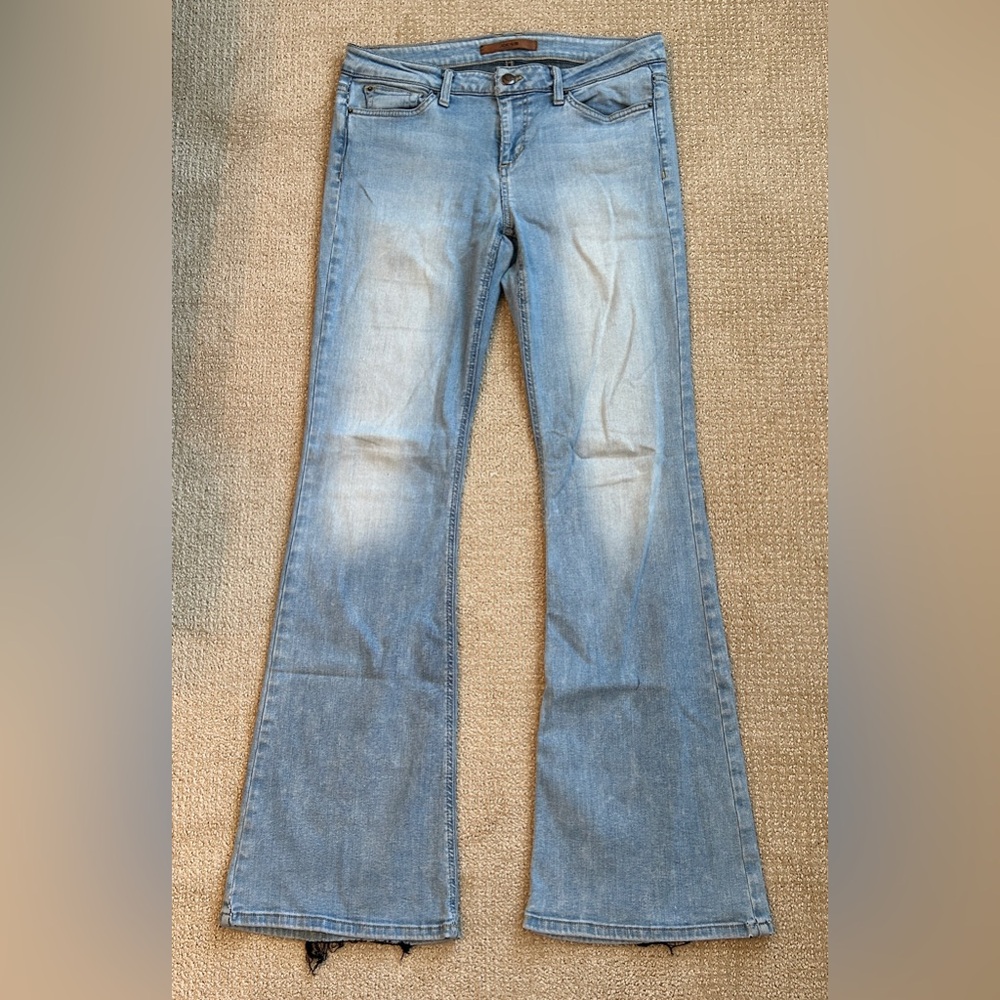 Joe's Jeans Light Blue Flare Denim
Flawless The Vixen Bootcut